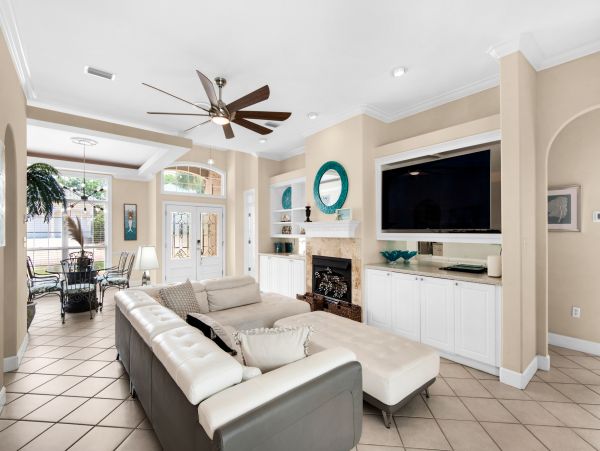 Destin 3 Bedroom Vacation Home with Private Pool & Spa