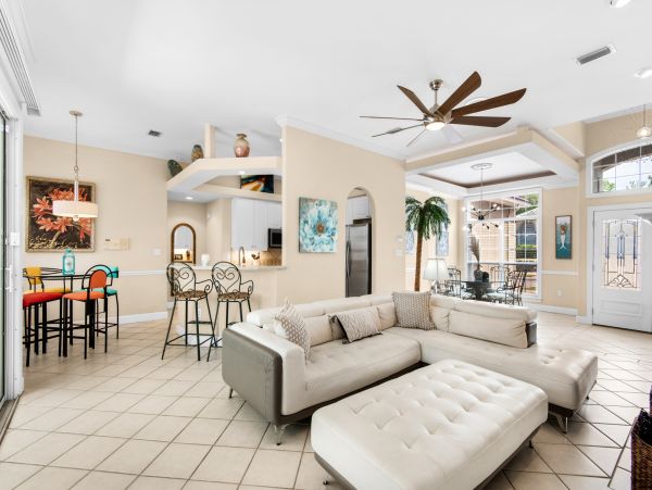 Destin 3 Bedroom Vacation Home with Private Pool & Spa