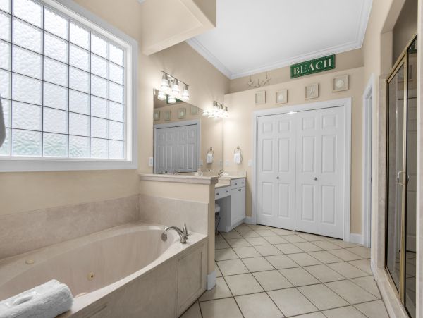 Destin 3 Bedroom Vacation Home with Private Pool & Spa