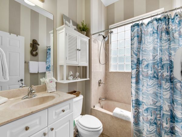 Destin 3 Bedroom Vacation Home with Private Pool & Spa