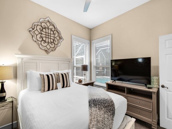 Destin 3 Bedroom Vacation Home with Private Pool & Spa