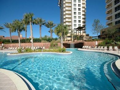 Lagoon style swimming pool