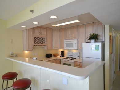Fully equipped kitchen with breakfast bar Fully equipped kitchen with breakfast bar