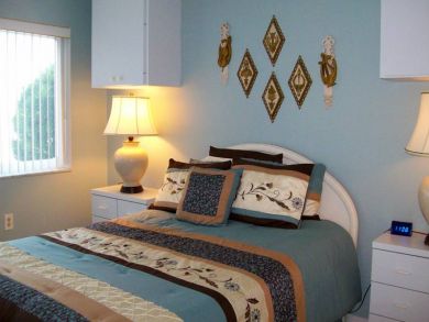 Master bedroom with queen bed