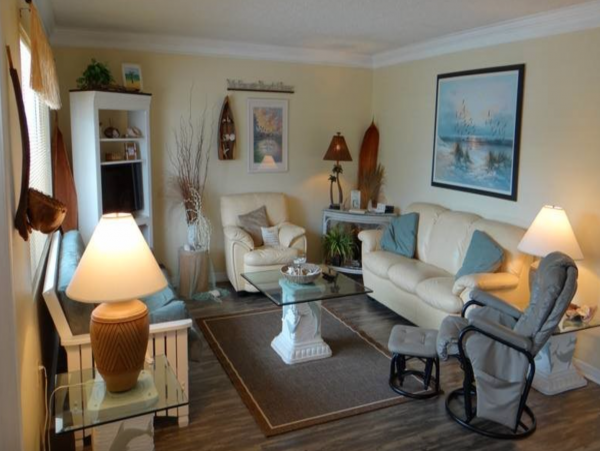 One Bedroom Condo Sleeps Four Guests Beachside
