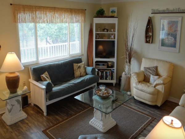 One Bedroom Condo Sleeps Four Guests Beachside