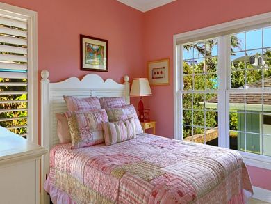 Bedroom 3 with queen bed