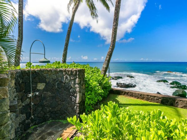 Poipu Oceanfront Vacation Rental - Luxury Cottage in Kauai