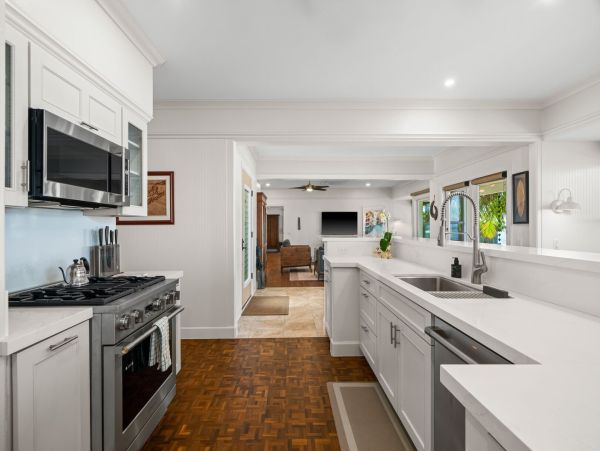 Poipu Oceanfront Vacation Rental - Luxury Cottage in Kauai