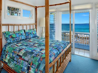 Master bedroom with king bed Master bedroom with king bed
