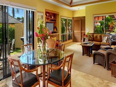 Open living & dining area