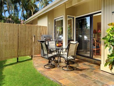 Outdoor dining area & BBQ grill