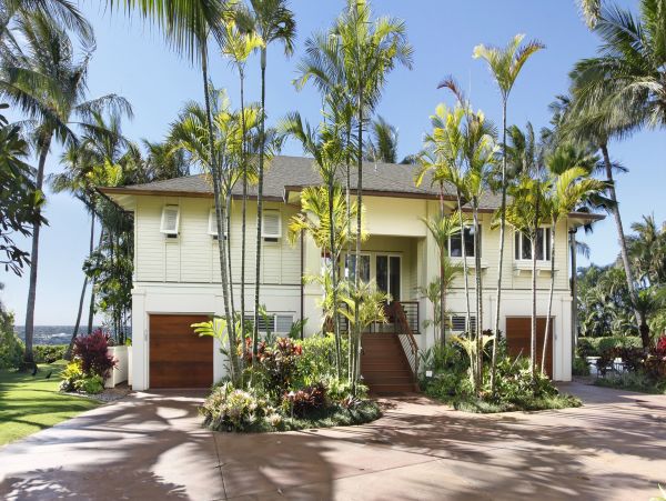 Stunning 3 bedroom Beachfront Property