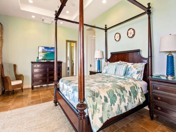 Walk to Beach Vacation Home in Poipu - Ocean Views