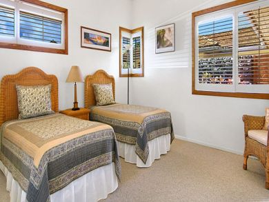 Bedroom 4 with twin beds Bedroom 4 with twin beds