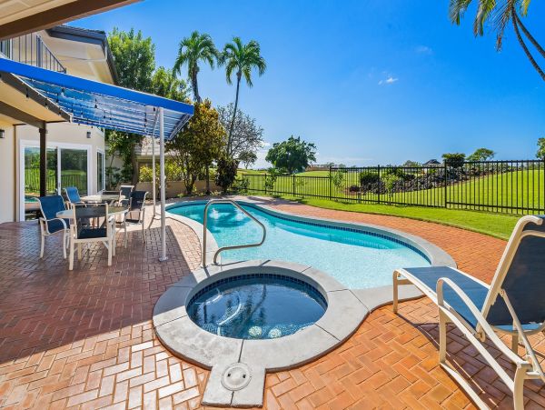 Luxury Vacation Rental Home Sleeps Ten Guests
