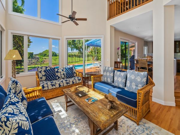 Luxury Vacation Rental Home Sleeps Ten Guests