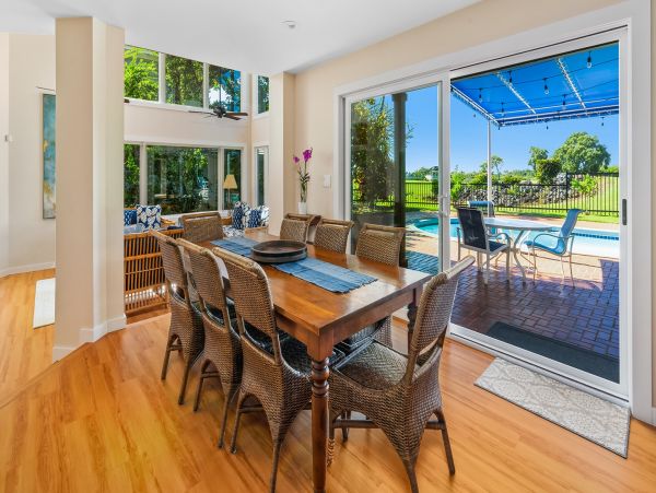 Luxury Vacation Rental Home Sleeps Ten Guests