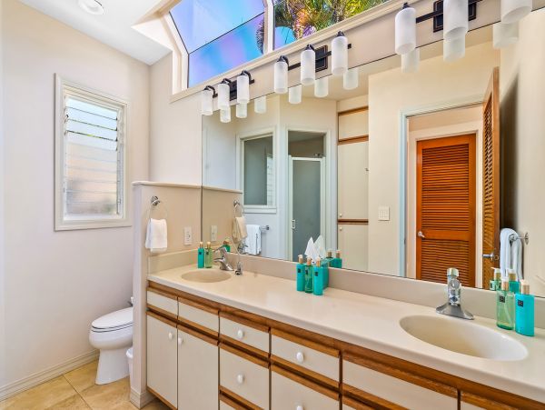 Luxury Vacation Rental Home Sleeps Ten Guests