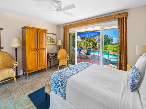 Luxury Vacation Rental Home Sleeps Ten Guests