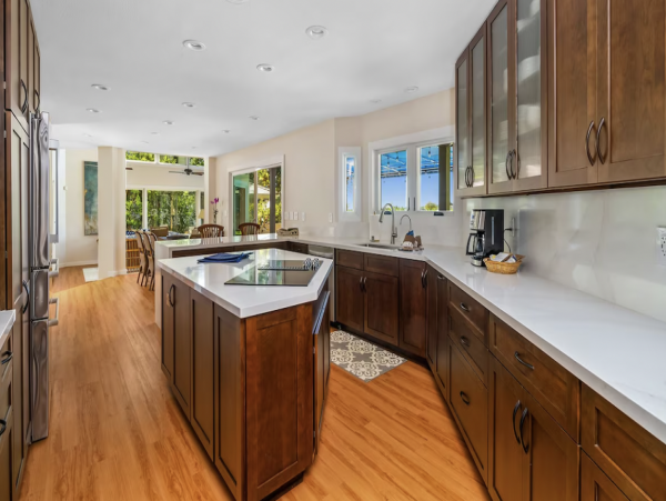Luxury Vacation Rental Home Sleeps Ten Guests