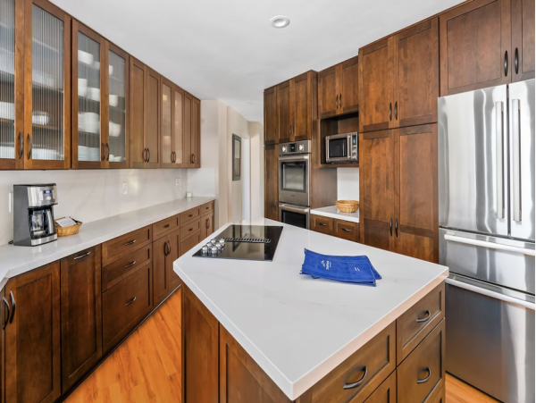 Luxury Vacation Rental Home Sleeps Ten Guests