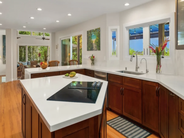 Luxury Vacation Rental Home Sleeps Ten Guests