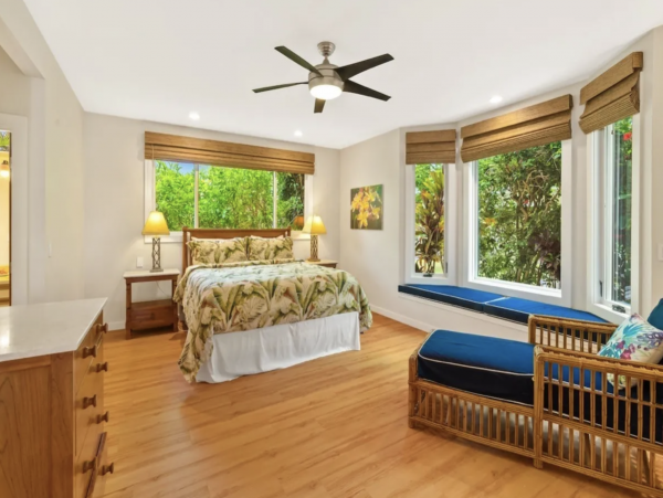 Luxury Vacation Rental Home Sleeps Ten Guests