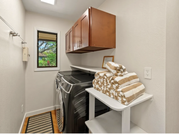 Luxury Vacation Rental Home Sleeps Ten Guests