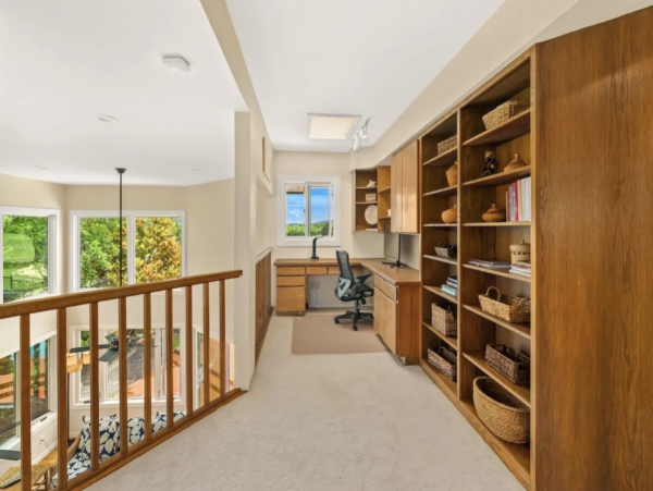 Luxury Vacation Rental Home Sleeps Ten Guests