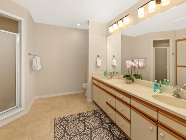 Luxury Vacation Rental Home Sleeps Ten Guests
