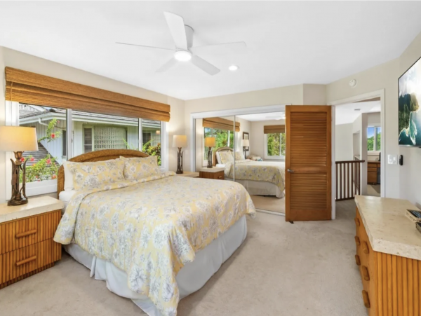 Luxury Vacation Rental Home Sleeps Ten Guests
