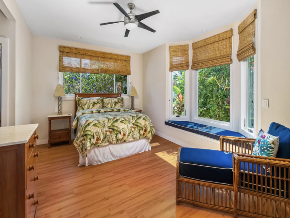 Luxury Vacation Rental Home Sleeps Ten Guests