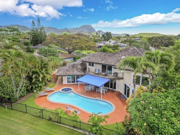 Luxury Vacation Rental Home Sleeps Ten Guests