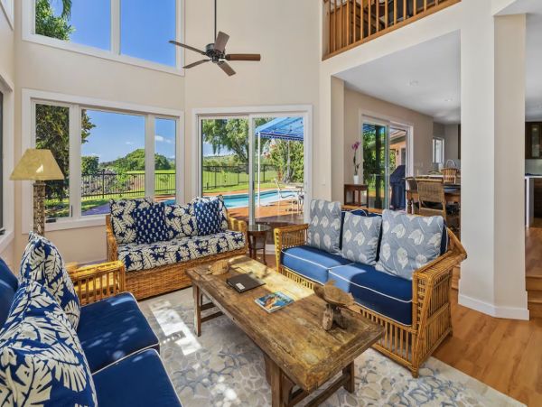 Luxury Vacation Rental Home Sleeps Ten Guests