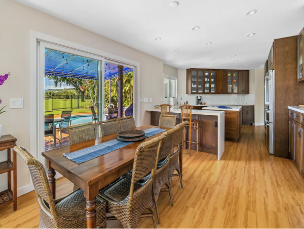 Luxury Vacation Rental Home Sleeps Ten Guests