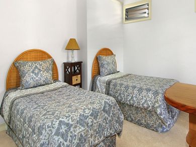 Bedroom 4 with twin beds Bedroom 4 with twin beds