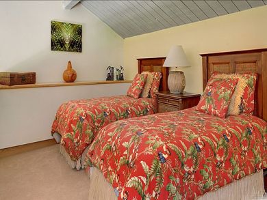 Loft with twin beds