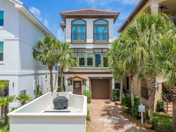 Stunning Vacation Rental Home with Private Pool Near Beach