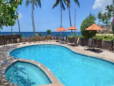 Community pool & hot tub