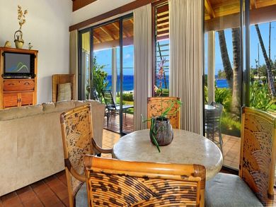 Living area open ton porch