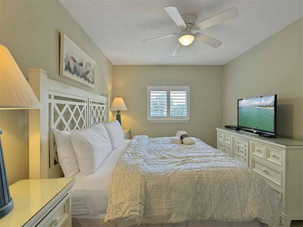 Beachfront Vacation Condo in Miramar Beach Sleeps 6 Guests
