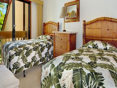 Bedroom 3 with twin beds Bedroom 3 with twin beds