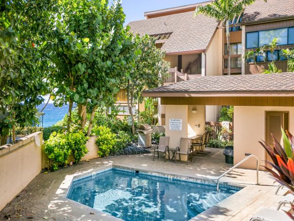 Spacious Oceanfront Condo with Panoramic Views in Kauai