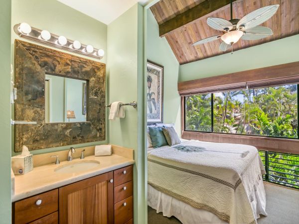 Spacious Oceanfront Condo with Panoramic Views in Kauai