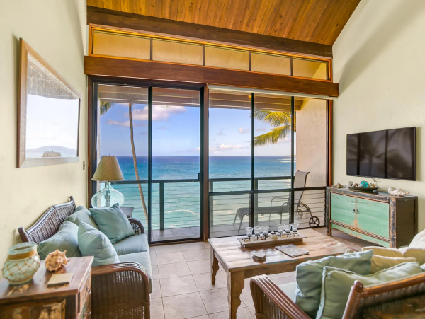 Spacious Oceanfront Condo with Panoramic Views in Kauai