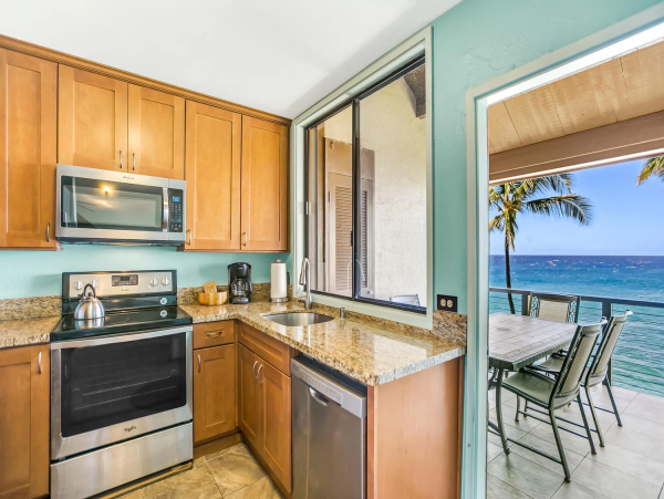 Spacious Oceanfront Condo with Panoramic Views in Kauai