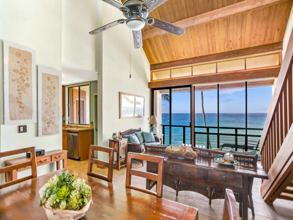 Spacious Oceanfront Condo with Panoramic Views in Kauai