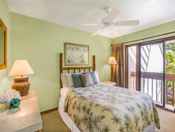 Spacious Oceanfront Condo with Panoramic Views in Kauai