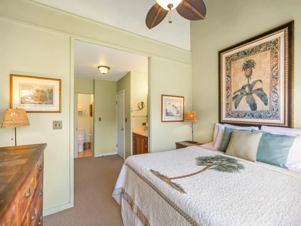 Spacious Oceanfront Condo with Panoramic Views in Kauai